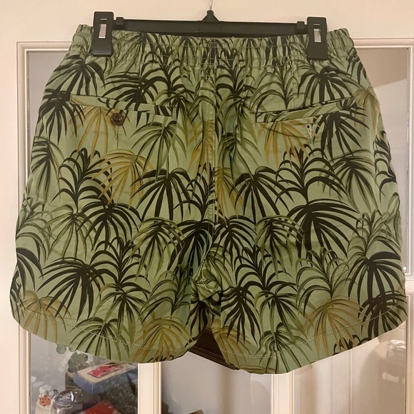 J. Crew Palm Printed Slim Dock Short - Picture 3 of 3